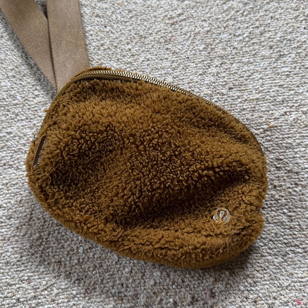 Lululemon Brown Sherpa Belt Bag